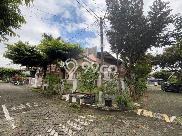 For Sale! Luxury House LT 310m2 Desain Elegan di Kemang Pratama For Sale! Luxury House LT 310m2 Desain Elegan di Kemang Pratama