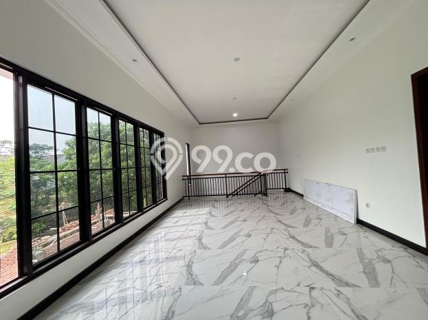 Rumah Mewah LB 300m2 Siap Huni Desain Elegan di Grand Wisata, Bekasi Rumah Mewah LB 300m2 Siap Huni Desain Elegan di Grand Wisata, Bekasi