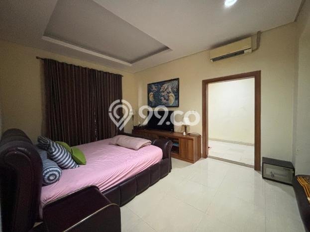 Rumah Elit LB 400m2 Siap Pakai Desain Elegan di Grand Wisata, Bekasi Rumah Elit LB 400m2 Siap Pakai Desain Elegan di Grand Wisata, Bekasi