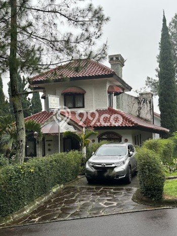 Vila di Cisaat, Dimensi 445m2m², Dekat dengan fasilitas publik Vila di Cisaat, Dimensi 445m2m², Dekat dengan fasilitas publik