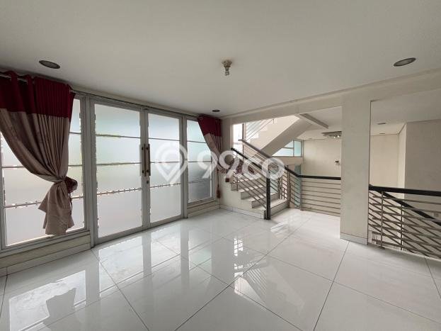 Jual Rumah Luas Elegan Dengan View Cantik di Grand Wisata, Bekasi Jual Rumah Luas Elegan Dengan View Cantik di Grand Wisata, Bekasi
