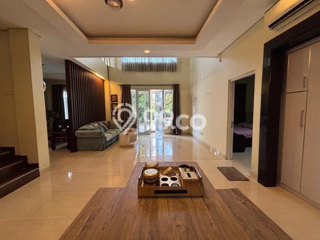 Rumah Elit LB 400m2 Siap Pakai Desain Elegan di Grand Wisata, Bekasi Rumah Elit LB 400m2 Siap Pakai Desain Elegan di Grand Wisata, Bekasi