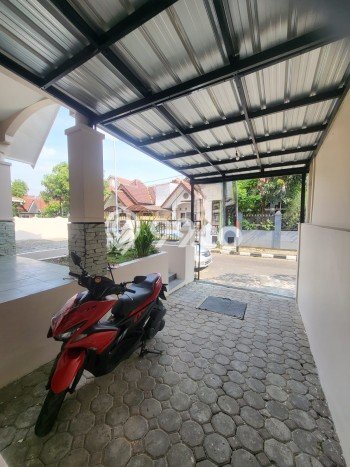 LOKASI TERBAIK! Rumah di Antapani, 2 KM, Area Premium, Luas 135m2m² LB 100m2m² LOKASI TERBAIK! Rumah di Antapani, 2 KM, Area Premium, Luas 135m2m² LB 100m2m²
