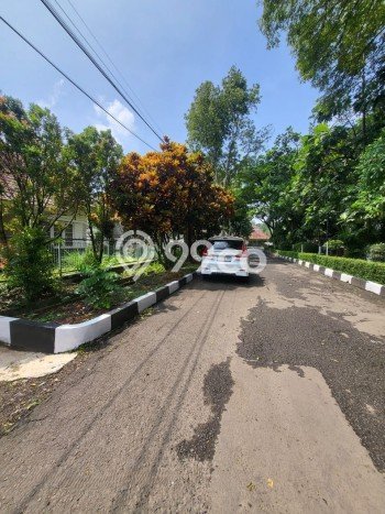 Rumah Nyaman dengan Luas Tanah 498m2m² dan Luas Bangunan 213m2m² di Kawasan Lengkong, Bandung Rumah Nyaman dengan Luas Tanah 498m2m² dan Luas Bangunan 213m2m² di Kawasan Lengkong, Bandung