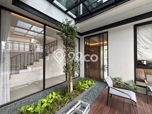 Jual Rumah Mewah Elegan Dengan View Cantik di Grand Wisata, Bekasi Jual Rumah Mewah Elegan Dengan View Cantik di Grand Wisata, Bekasi