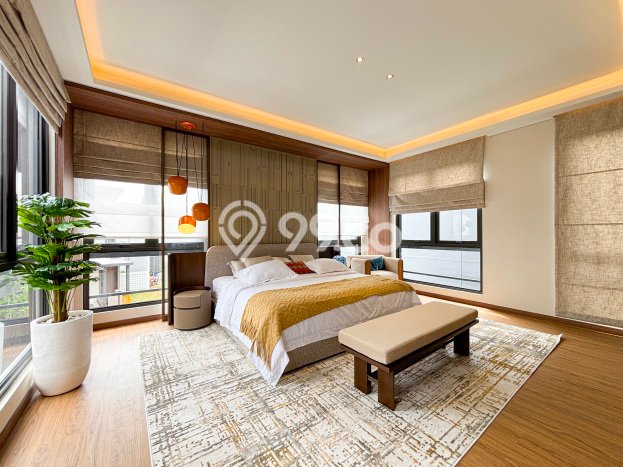 Jual Rumah Mewah Elegan Dengan View Cantik di Grand Wisata, Bekasi Jual Rumah Mewah Elegan Dengan View Cantik di Grand Wisata, Bekasi