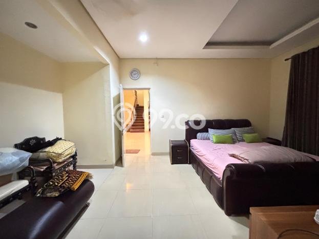 Rumah Elit LB 400m2 Siap Pakai Desain Elegan di Grand Wisata, Bekasi Rumah Elit LB 400m2 Siap Pakai Desain Elegan di Grand Wisata, Bekasi
