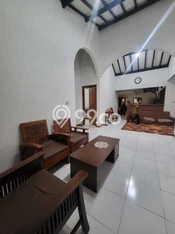 Ready to Use! Luxury House LT 825m2 Desain Modern di Bandung Barat Ready to Use! Luxury House LT 825m2 Desain Modern di Bandung Barat