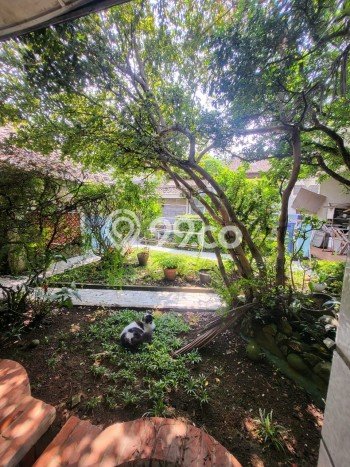 Rumah Nyaman dengan Luas Tanah 498m2m² dan Luas Bangunan 213m2m² di Kawasan Lengkong, Bandung Rumah Nyaman dengan Luas Tanah 498m2m² dan Luas Bangunan 213m2m² di Kawasan Lengkong, Bandung