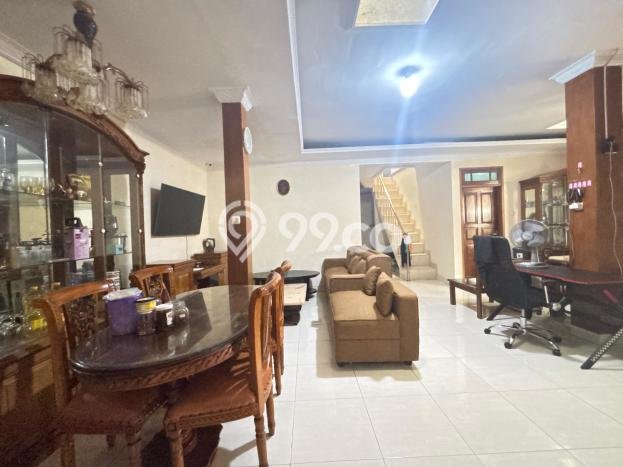 Rumah Modern 5 KT di Pekayon Bekasi Semi Furnished Rumah Modern 5 KT di Pekayon Bekasi Semi Furnished