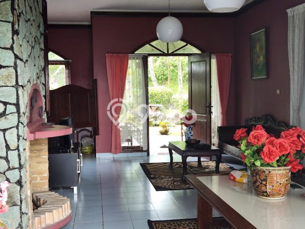 Vila di Cisaat, Dimensi 445m2m², Dekat dengan fasilitas publik Vila di Cisaat, Dimensi 445m2m², Dekat dengan fasilitas publik