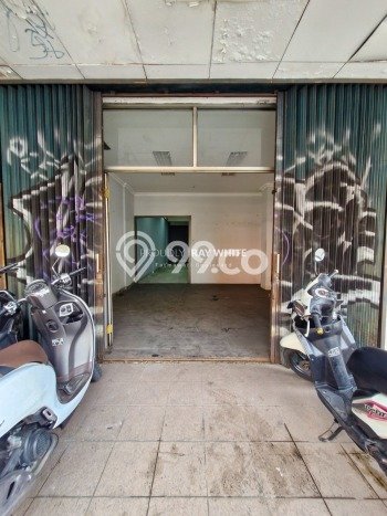 Unit Ruko Dijual di Jakarta Selatan LT 112m2 & LB 300m2 Unit Ruko Dijual di Jakarta Selatan LT 112m2 & LB 300m2