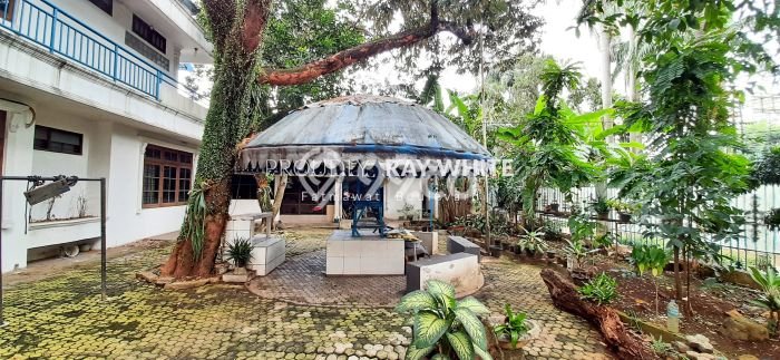 Dijual Murah Rumah dengan Luas Tanah 924m2m² dan Luas Bangunan 600m2m² di Area , Jakarta Selatan Dijual Murah Rumah dengan Luas Tanah 924m2m² dan Luas Bangunan 600m2m² di Area , Jakarta Selatan