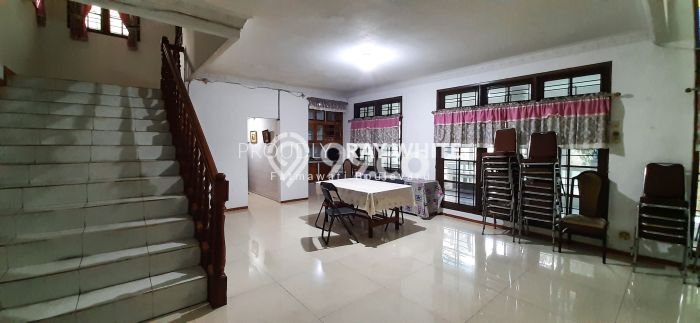 Dijual Murah Rumah dengan Luas Tanah 924m2m² dan Luas Bangunan 600m2m² di Area , Jakarta Selatan Dijual Murah Rumah dengan Luas Tanah 924m2m² dan Luas Bangunan 600m2m² di Area , Jakarta Selatan