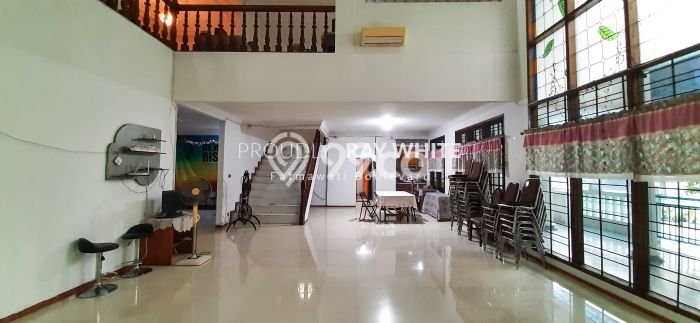 Dijual Murah Rumah dengan Luas Tanah 924m2m² dan Luas Bangunan 600m2m² di Area , Jakarta Selatan Dijual Murah Rumah dengan Luas Tanah 924m2m² dan Luas Bangunan 600m2m² di Area , Jakarta Selatan