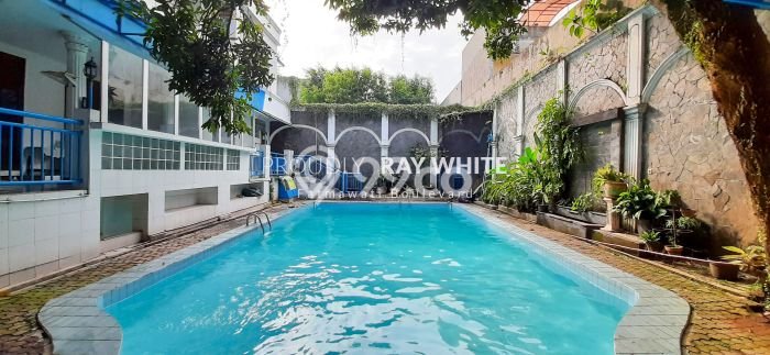 Dijual Murah Rumah dengan Luas Tanah 924m2m² dan Luas Bangunan 600m2m² di Area , Jakarta Selatan Dijual Murah Rumah dengan Luas Tanah 924m2m² dan Luas Bangunan 600m2m² di Area , Jakarta Selatan