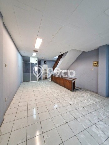Unit Ruko Dijual di Jakarta Selatan LT 112m2 & LB 300m2 Unit Ruko Dijual di Jakarta Selatan LT 112m2 & LB 300m2