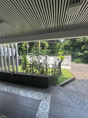 Rumah Asri di , 2 KM, LT 412m2m² Bangunan 450m2m² Rumah Asri di , 2 KM, LT 412m2m² Bangunan 450m2m²