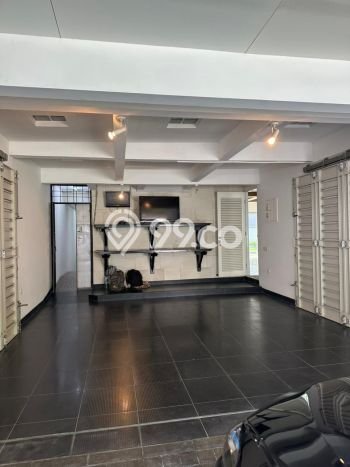 Rumah Asri di , 2 KM, LT 412m2m² Bangunan 450m2m² Rumah Asri di , 2 KM, LT 412m2m² Bangunan 450m2m²