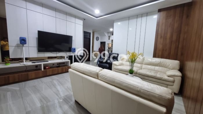 Rumah Elit Modern Tanpa Renovasi di Green Lake City Jakarta Barat Rumah Elit Modern Tanpa Renovasi di Green Lake City Jakarta Barat