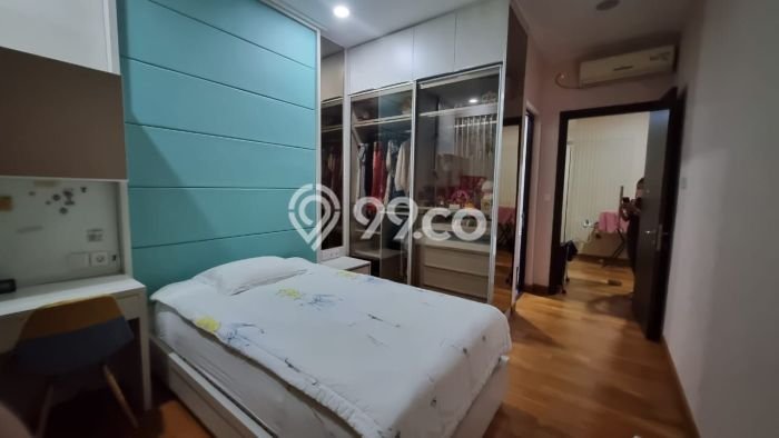 Rumah Elit Modern Tanpa Renovasi di Green Lake City Jakarta Barat Rumah Elit Modern Tanpa Renovasi di Green Lake City Jakarta Barat