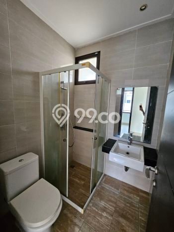 Rumah 3 KT 3 KM Fasilitas Kolam Renang di Green Lake City, Jakarta Barat Rumah 3 KT 3 KM Fasilitas Kolam Renang di Green Lake City, Jakarta Barat