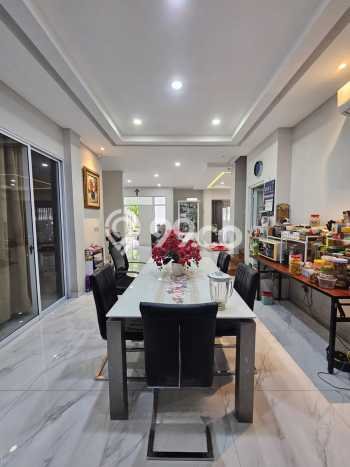Rumah Elit Modern Tanpa Renovasi di Green Lake City Jakarta Barat Rumah Elit Modern Tanpa Renovasi di Green Lake City Jakarta Barat