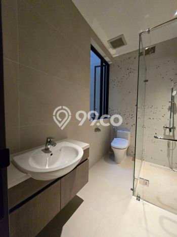 Ready to Use! Premium House LT 250m2 Desain Elegan di Green Lake City Ready to Use! Premium House LT 250m2 Desain Elegan di Green Lake City