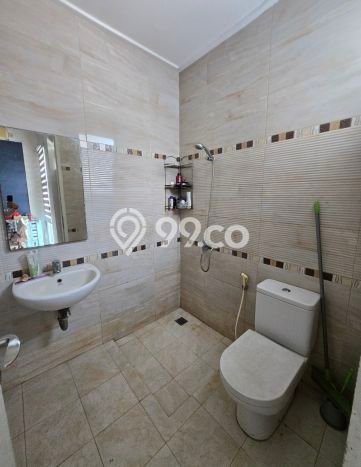 Rumah 4 Kamar di Pinggir Kota Green Lake City, Jakarta Barat - Harga Menarik Rumah 4 Kamar di Pinggir Kota Green Lake City, Jakarta Barat - Harga Menarik