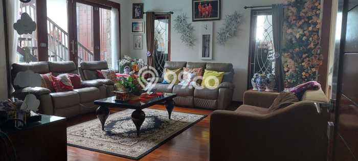 For Sale! Luxury House LT 390m2 Desain Elegan di Renon For Sale! Luxury House LT 390m2 Desain Elegan di Renon