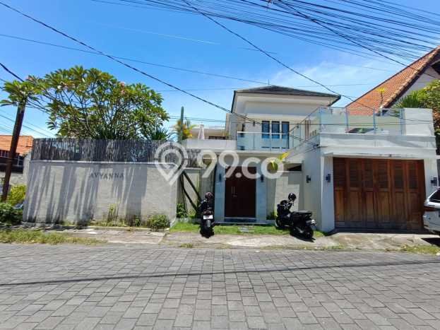 Ready to Use! Premium House LT 200m2 Desain Elegan di Kerobokan Ready to Use! Premium House LT 200m2 Desain Elegan di Kerobokan