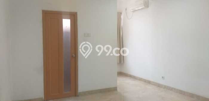 Rumah Asri di Puri Indah, 4 KT, Lingkungan Tenang, Luas 200m² Bangunan 180m² Rumah Asri di Puri Indah, 4 KT, Lingkungan Tenang, Luas 200m² Bangunan 180m²