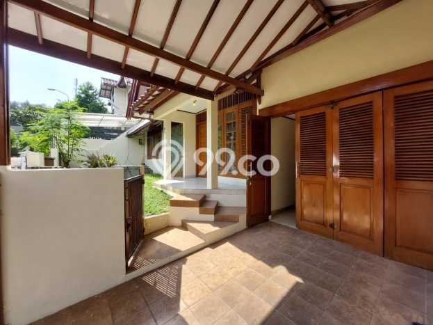 Ready to Use! Luxury House LT 180m2 Desain Modern di Cinere Ready to Use! Luxury House LT 180m2 Desain Modern di Cinere
