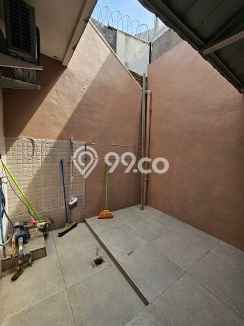 Lokasi strategis! Rumah siap huni disewakan di Limo LB 180m2 Lokasi strategis! Rumah siap huni disewakan di Limo LB 180m2