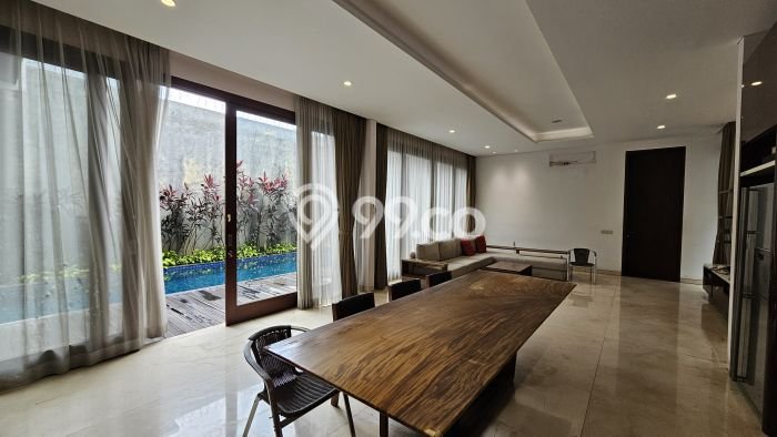 Rumah kawasan Cinere, Depok, LT 450m2m² Bangunan 696m2m² Rumah kawasan Cinere, Depok, LT 450m2m² Bangunan 696m2m²
