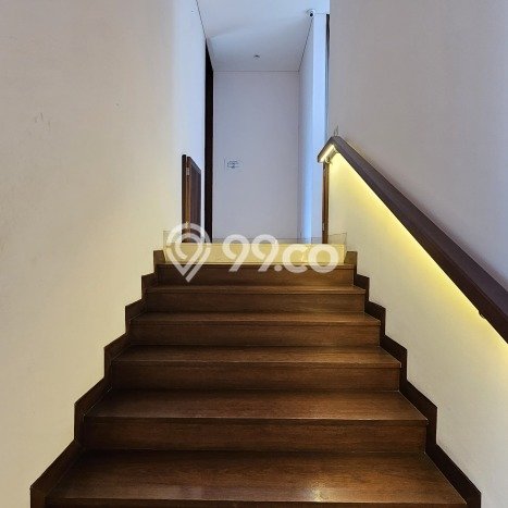 Rumah kawasan Cinere, Depok, LT 450m2m² Bangunan 696m2m² Rumah kawasan Cinere, Depok, LT 450m2m² Bangunan 696m2m²