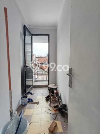 Rumah Modern Cantik 4 Kamar Bisa Langsung Pindah di Cakung Rumah Modern Cantik 4 Kamar Bisa Langsung Pindah di Cakung