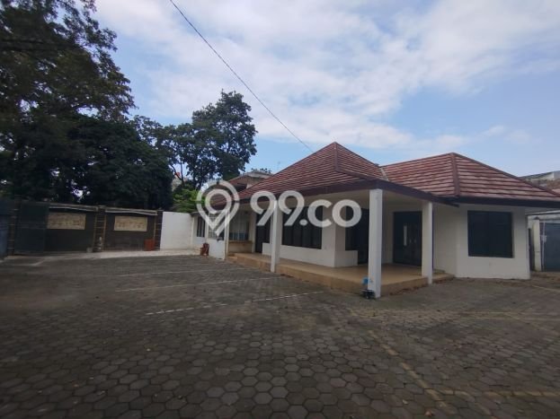 PRIME AREA! Rumah di Bandung Kota, 1 KT, Lingkungan Elite, LT 800m² Bangunan 400m² PRIME AREA! Rumah di Bandung Kota, 1 KT, Lingkungan Elite, LT 800m² Bangunan 400m²