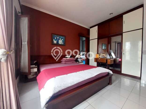 LISTING BARU! Rumah Strategis area , LT 160m2m² LB 293m2m² LISTING BARU! Rumah Strategis area , LT 160m2m² LB 293m2m²