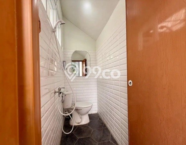 BEST OFFER! Rumah Untuk Investasi di Setra Sari, Luas 198m2m² Bangunan 320m2m² BEST OFFER! Rumah Untuk Investasi di Setra Sari, Luas 198m2m² Bangunan 320m2m²