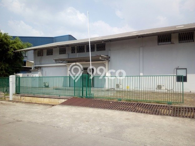 LOKASI PREMIUM! Gudang Area Bisnis Kawasan Pulo Gadung, Luas 1809m², Siap Operasional LOKASI PREMIUM! Gudang Area Bisnis Kawasan Pulo Gadung, Luas 1809m², Siap Operasional