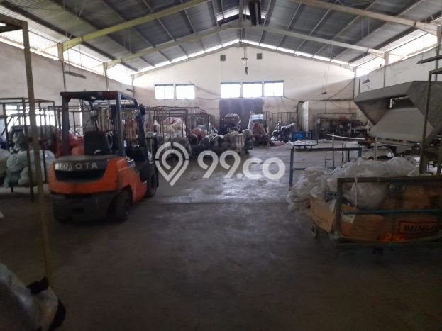Gudang Disewa di Tangerang dengan LB 600m2 Area Komersial Ramai Gudang Disewa di Tangerang dengan LB 600m2 Area Komersial Ramai