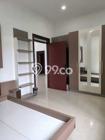 UNIT LANGKA! Rumah kawasan Mekar Wangi, 4 KT, Pemandangan Indah, LT 450m² LB 400m² UNIT LANGKA! Rumah kawasan Mekar Wangi, 4 KT, Pemandangan Indah, LT 450m² LB 400m²