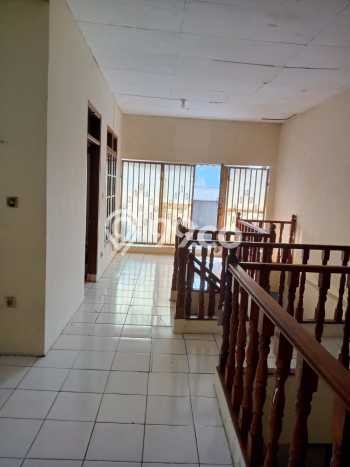Rumah Asri di Antapani, 3 KM, LT 180m² Bangunan 300m² Rumah Asri di Antapani, 3 KM, LT 180m² Bangunan 300m²