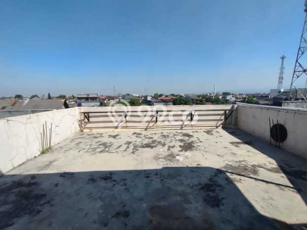 Ruko Siap Pakai di Antapani, Luas 300m², Lokasi Komersial, Akses Mudah Ruko Siap Pakai di Antapani, Luas 300m², Lokasi Komersial, Akses Mudah