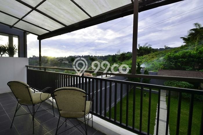 BEST CHOICE! Rumah di Dago, 5 KT, Dekat Sekolah, Luas 440m² LB 300m² BEST CHOICE! Rumah di Dago, 5 KT, Dekat Sekolah, Luas 440m² LB 300m²