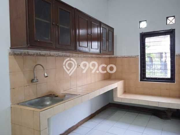 Rumah Asri area Dago, 4 KT, Lingkungan Strategis, Luas 300m² LB 250m² Rumah Asri area Dago, 4 KT, Lingkungan Strategis, Luas 300m² LB 250m²