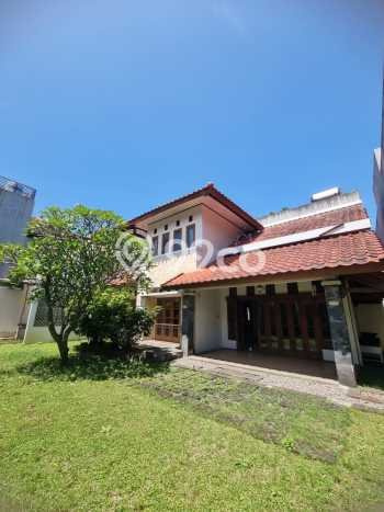 Sewa Rumah Murah di Setra Duta Bandung Punya 4 Kamar Tidur Sewa Rumah Murah di Setra Duta Bandung Punya 4 Kamar Tidur