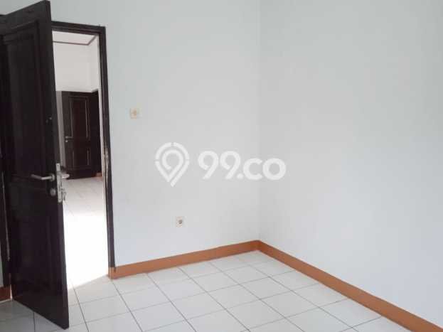 Rumah Asri area Dago, 4 KT, Lingkungan Strategis, Luas 300m² LB 250m² Rumah Asri area Dago, 4 KT, Lingkungan Strategis, Luas 300m² LB 250m²