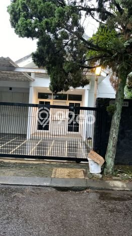Lokasi terbaik! Rumah siap huni disewakan di Mekar Wangi LB 170m2 Lokasi terbaik! Rumah siap huni disewakan di Mekar Wangi LB 170m2
